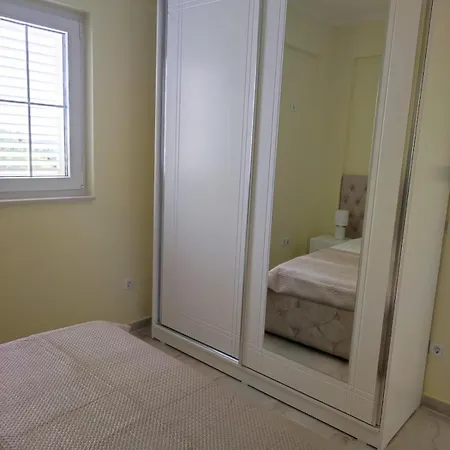 Haus Maximilian Apartment Sarande